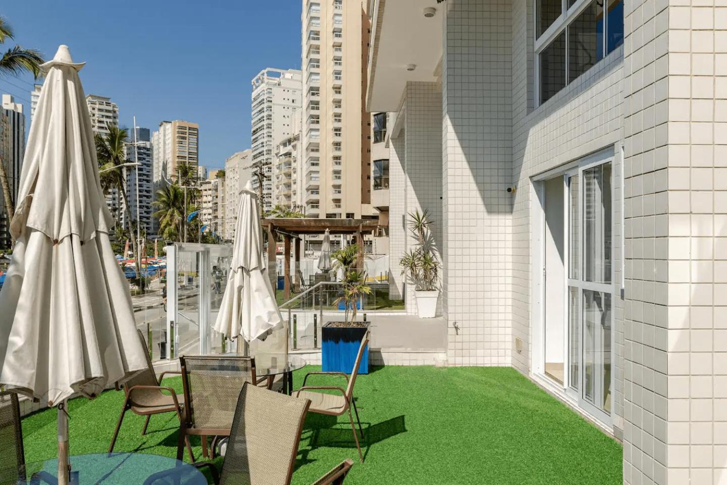 Apto - Predio De Frente Para Praia - Asturias - Guaruja - 2 Vagas Garagem - Wi-Fi E Ar Condicionado Dış mekan fotoğraf
