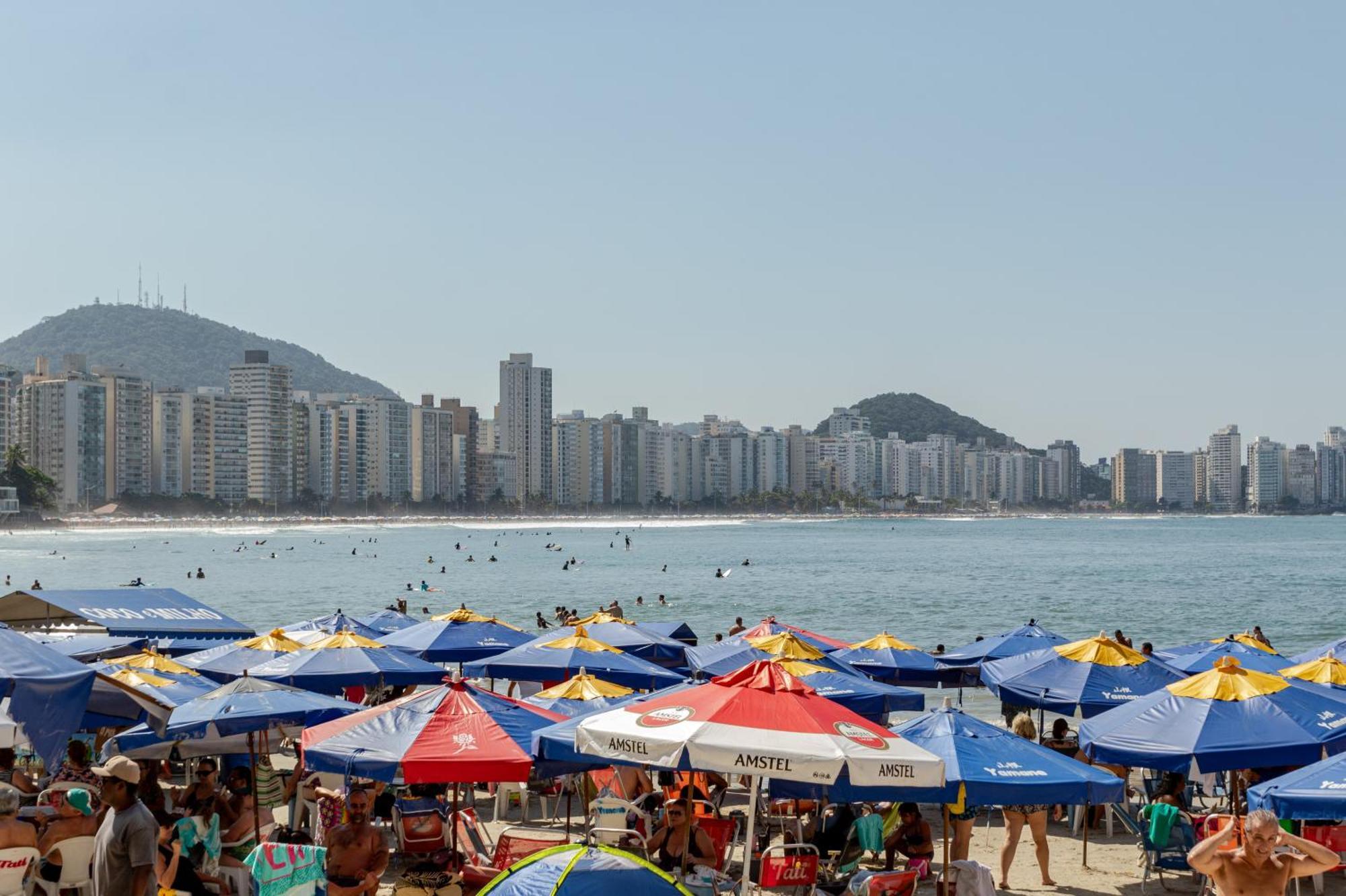 Apto - Predio De Frente Para Praia - Asturias - Guaruja - 2 Vagas Garagem - Wi-Fi E Ar Condicionado Dış mekan fotoğraf